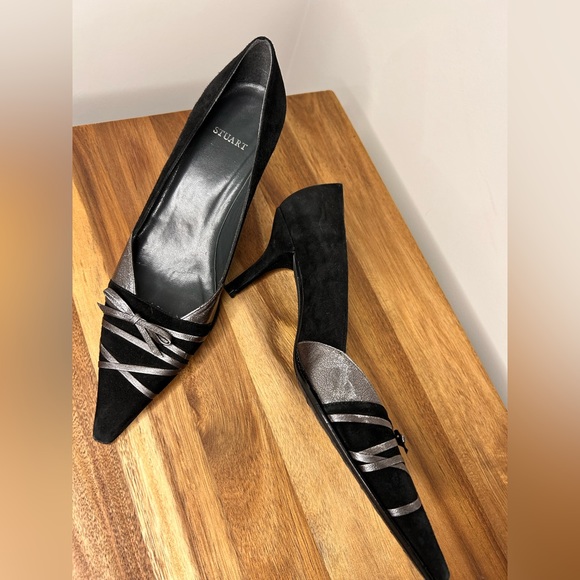 Stuart Weitzman, suede and leather 2 1/2 inch heels in black and pewter - Picture 3 of 12